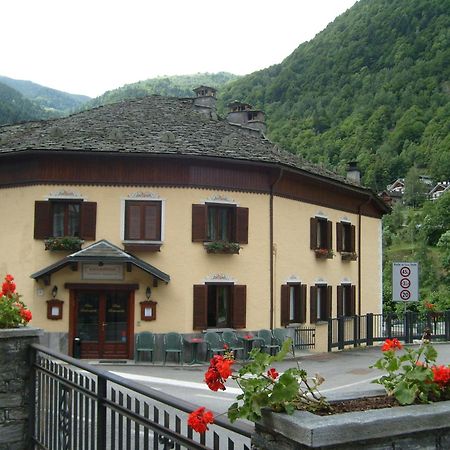 Hotel Residence Giardini Piode エクステリア 写真