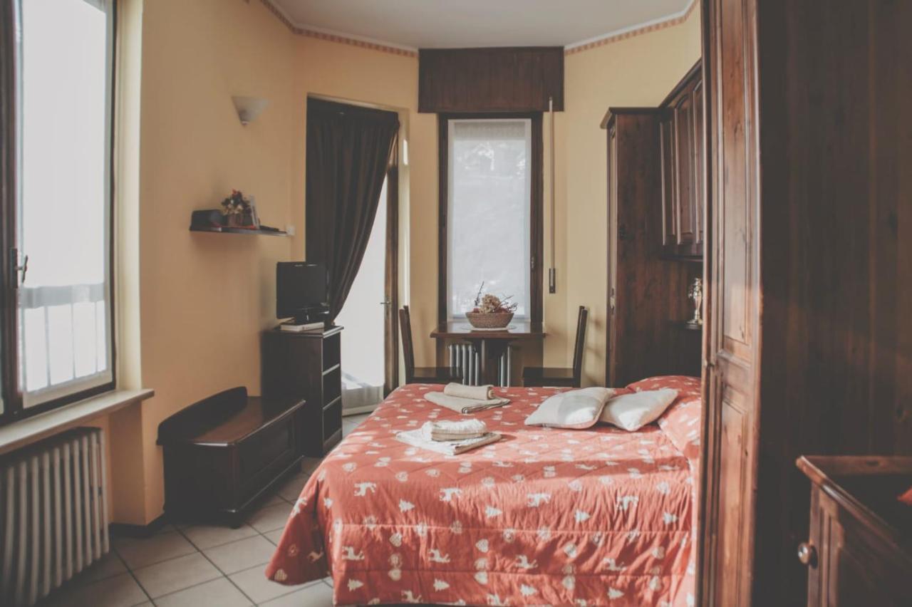 Hotel Residence Giardini Piode エクステリア 写真