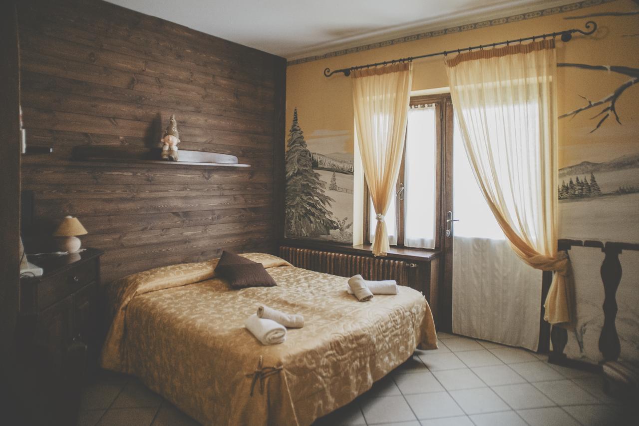 Hotel Residence Giardini Piode エクステリア 写真