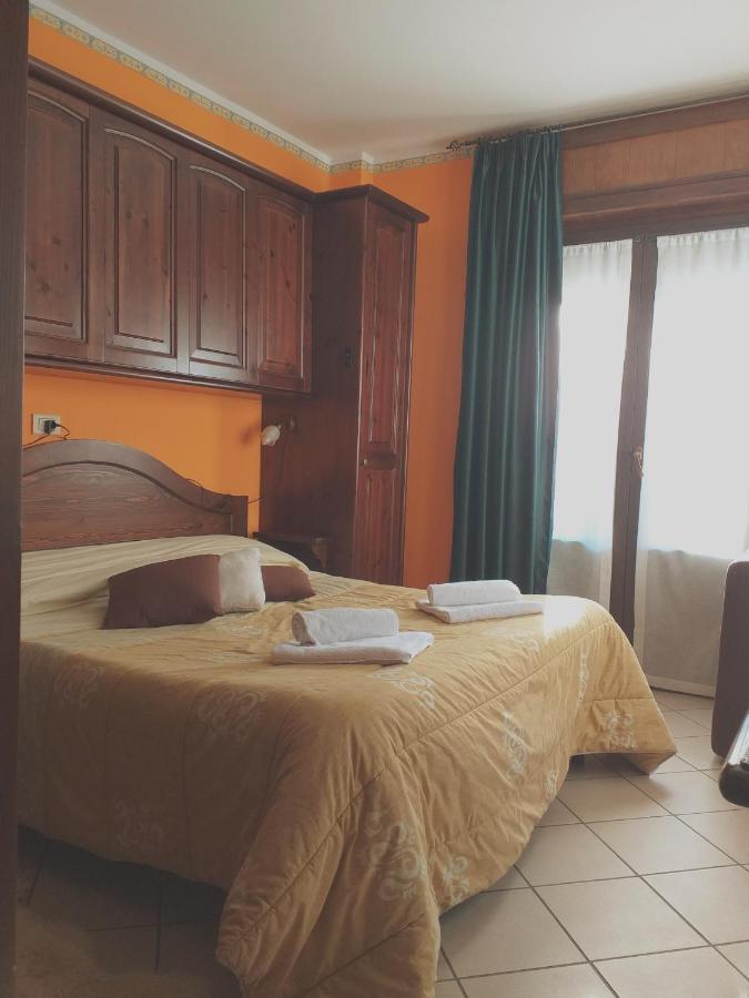 Hotel Residence Giardini Piode エクステリア 写真